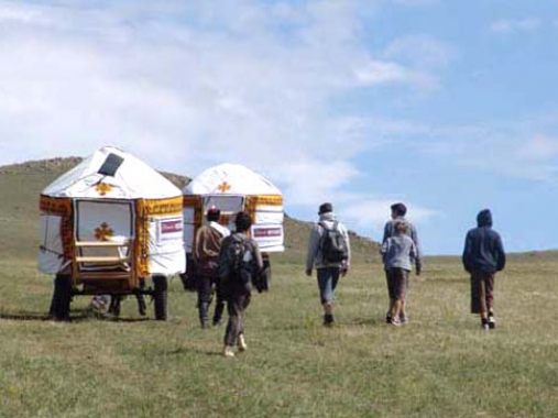 Hiking trails with the mobile yurt